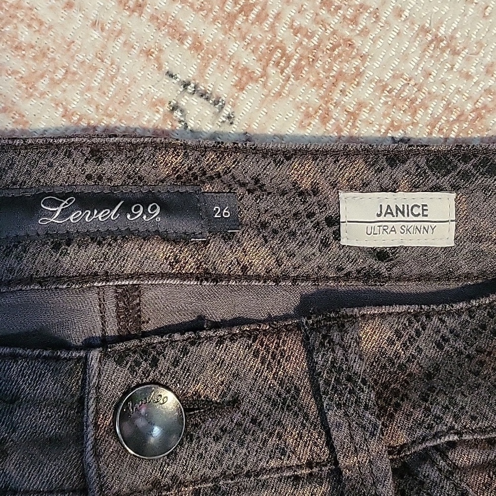 Level 99 Janice Ultra Skinny Stretchy Snakeskin Pants Size 26 - Picture 5 of 14